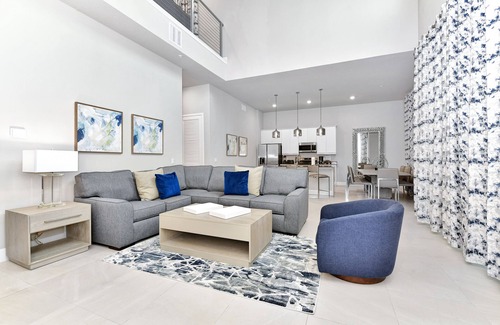 Reunion Hotel | Modern Condo with Rooftop Terrace & Pool Table near Disney