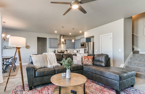 Yukon House | Modern Comfort and Pet-Friendly Amenities in Southfork Addition