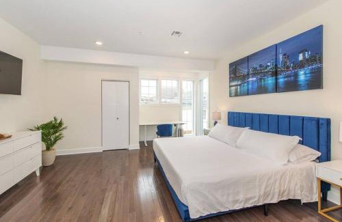 North Bergen Apartment | Modern Condo in NYC: Pet & Child Friendly Retreat