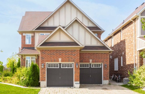 Halton Regional Municipality House | Spacious, Modern & Cozy home in Milton, Canada