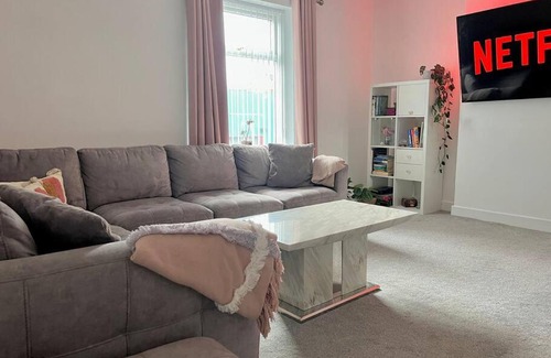 Rochdale Apartment | Modern Duplex Apartment with Family-Friendly Amenities