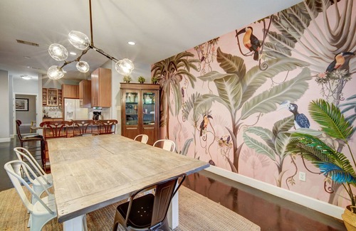 Govalle House | Modern Home on East 9th St - Steps from Downtown Fun