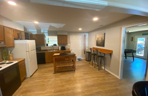 Gordonville House | Modern Lake Retreat with Deck - Guest Rated 9.8/10!