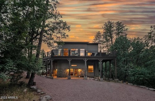 Pine Cabin | Modern Mountain Retreat: Spa, Hot Tub & Top Guest Rating