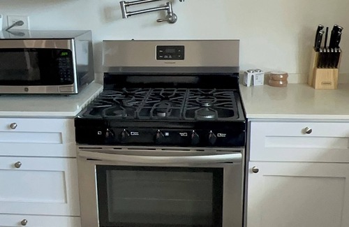 Hato Tejas House | Modern Home in Bayamon with Spa and Hot Tub Amenities