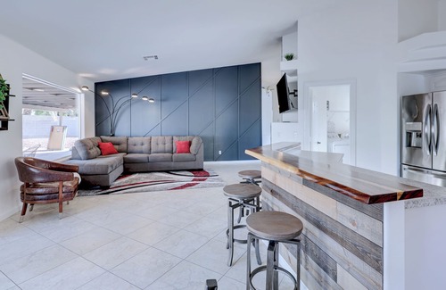 Enterprise House | Inviting House Perfect for Entertaining Near the Strip
