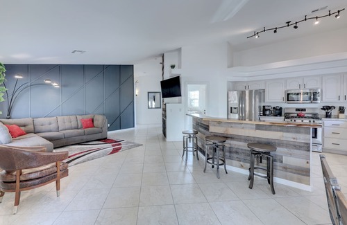 Enterprise House | Inviting House Perfect for Entertaining Near the Strip