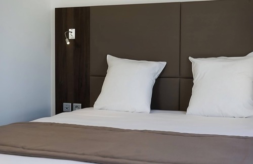Dijon Hotel | Experience Golfing at Quétigny Golf Club Near Creux d'Enfer