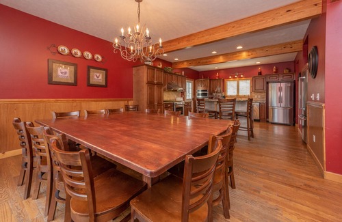 Thayerville House | Unforgettable Lakefront Escape with Hot Tub and Pool Table
