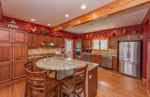 Thayerville House | Unforgettable Lakefront Escape with Hot Tub and Pool Table