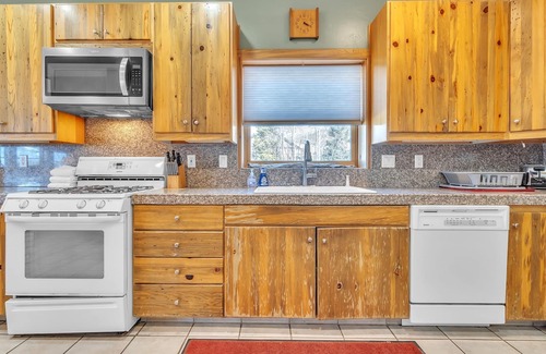 Dillon House | Guest Rated 10/10: Dillon Mountain House with Kitchen