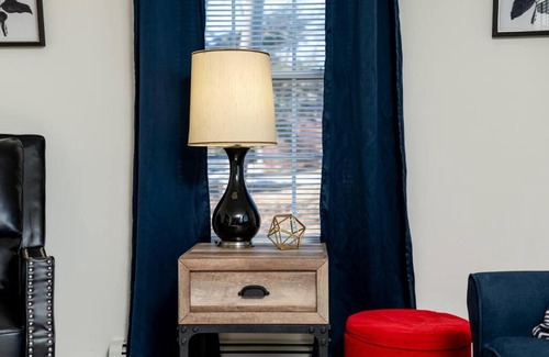 Rosemont Apartment | Modern 2 BD House with Family-Friendly Amenities