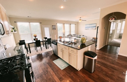 Conroe House | New 4-Bedroom House in Conroe: Pet-Friendly Retreat