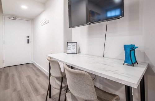 Bedford Apartment | Spacious Newly Renovated 1 Bedroom Suite
