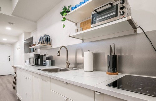 Bedford Apartment | Spacious Newly Renovated 1 Bedroom Suite