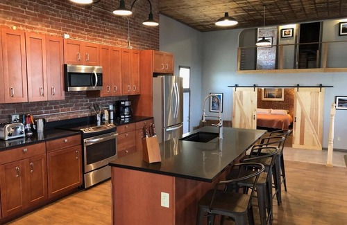 Eastport Condo | Stylish NY Style Loft with Ocean Views in Downtown Eastport