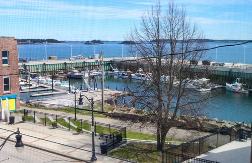 Eastport Condo | Stylish NY Style Loft with Ocean Views in Downtown Eastport