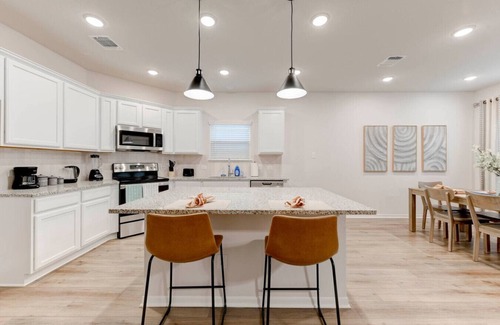 Temple House | Spacious Oasis in the West of Temple with 5 Beds