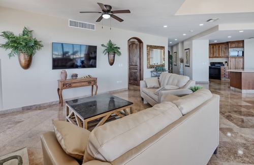 Puerto Penasco Resort | Spacious Oceanfront Escape Luxury Condo with Stunning Views, 4 BR/4 BA Condo in Las Palomas - HUGE