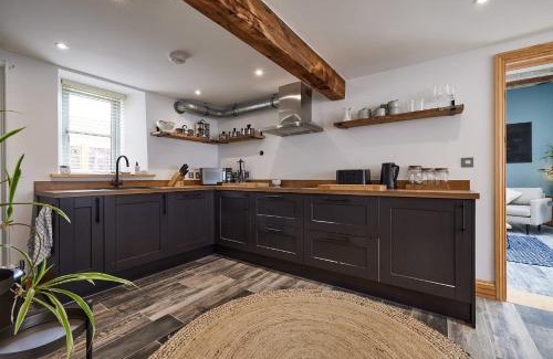 Cley next the Sea Apartment | Spacious One Bedroom Coach House in Cley Norfolk