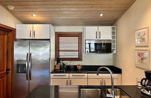 Freetown Apartment | Inviting One-Bed Apartment with Breathtaking Nonsuch Bay Views