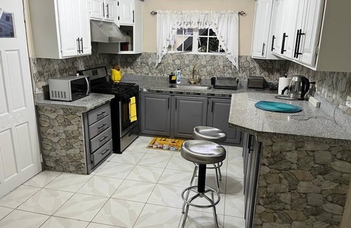Penal-Debe Apartment | Guest Rated 10/10: One Bedroom Apartment in Palmiste