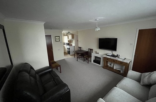 Plymouth Apartment | Oceanfront One Bedroom Apartment: Guest Rated 9.8/10