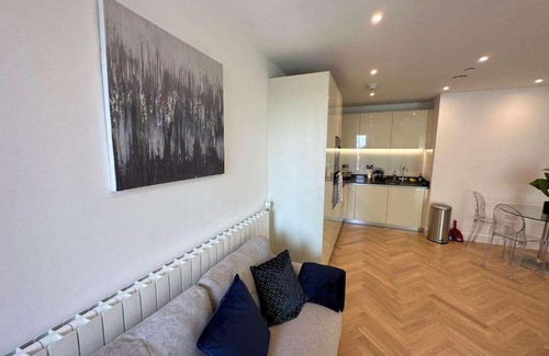 Eltham West Apartment | Elegant One Bedroom Apartment in Kidbrooke Greenwich