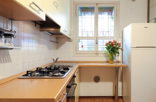 Historic Centre Apartment | Inviting Space with Kitchen in Pedestrian Area - Rated 9.8