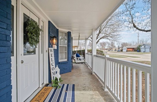 Norman House | Spacious OU Hideaway | Hot Tub + Pool Table