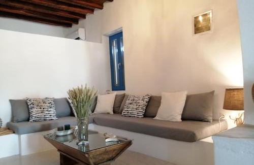 Lefkes House | Inviting Lefkes House in Paros with Breathtaking Views