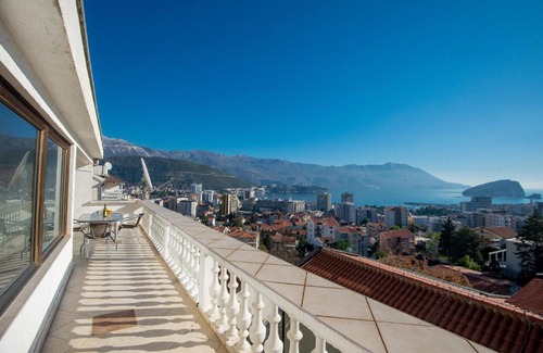 Babin do Apartment | Stunning Penthouse with Breathtaking Sea View & Kitchen