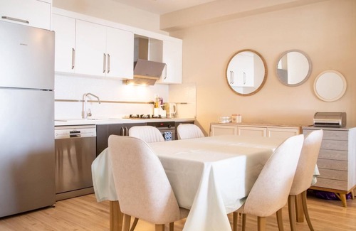 Kusadasi City Centre Apartment | Spacious Perfect Flat with Private Pool