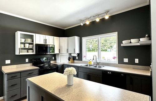 Harbor Springs House | Pet-Friendly Getaway with Game Room & Pool Access
