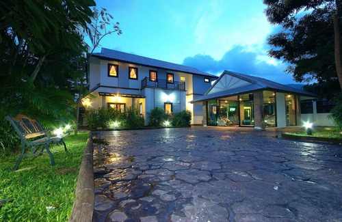 Bophut Villa | Discover a Pool Villa with Billiards in Chaweng