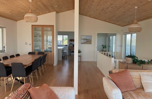 Adelaide House | Pet-Friendly Port Willunga Retreat with Family Amenities