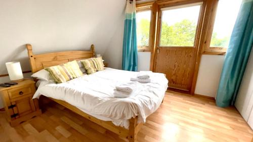 Liverton House | Delightful Primrose Holiday Retreat with Ocean Views