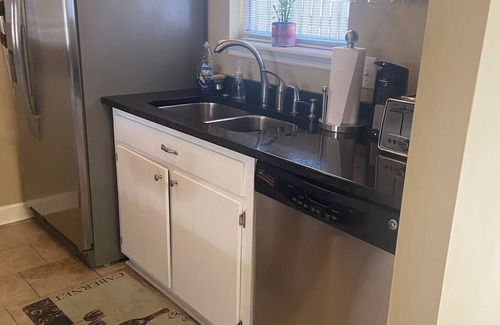 West Ashley Condo | Top-Rated Ocean View 2BR Suite with Breakfast & Kitchen