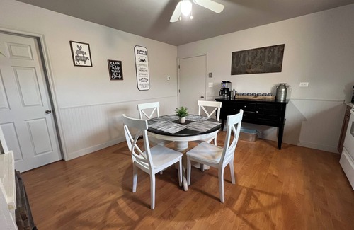 Finley House | Spacious Private Country Getaway!