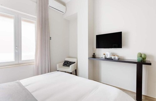 Tanjung Priok House | Cozy Private Ensuite Room for 3 - Pet & Child Friendly