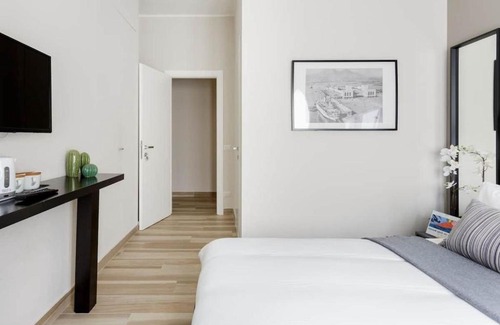 Tanjung Priok House | Cozy Private Ensuite Room for 3 - Pet & Child Friendly