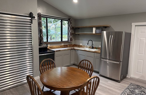Fort Myers House | Private Ft Myers Studio with RV Hookup and Spa Amenities