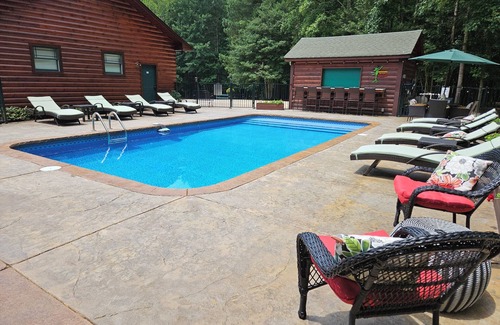 Quinton House | Private Log Home Retreat with Pool Near Richmond & Williamsburg