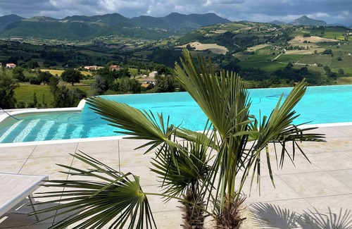 Cupramontana House | Inviting Property with Ocean View and Pool Access