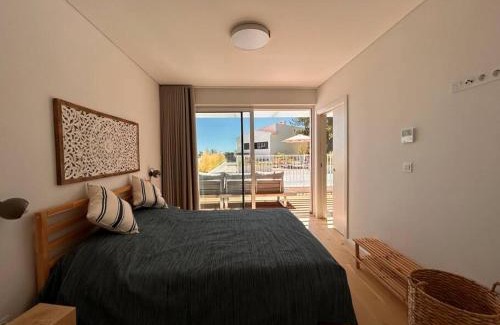 Sesimbra Apartment | Spacious property ocean view, pool and garage
