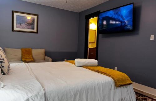 West End Apartment | Spacious, Quiet, Near Zoo, Stadium & Family Spots