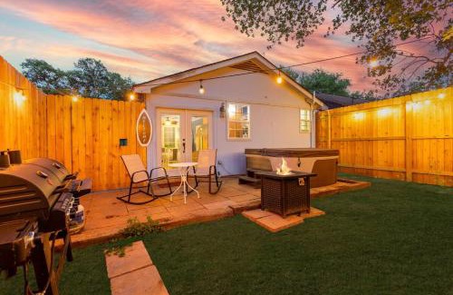 Johnson City House | Spacious Ranch Getaway With Hot Tub & Pool
