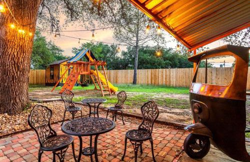 Johnson City House | Spacious Ranch Getaway With Hot Tub & Pool