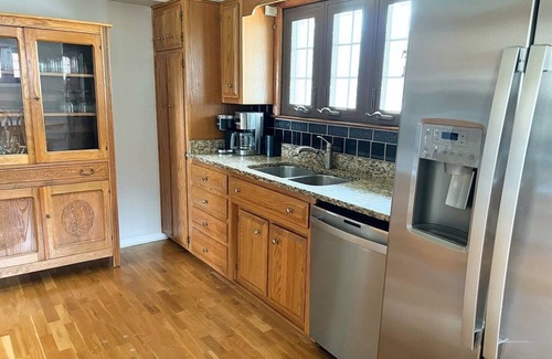 Frankfort House | Exceptional Ranch Retreat in Frankfort with Hot Tub & Kitchen