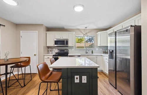 Canal Winchester House | Spacious Ranch Living 3 Car Garage, Rainfall shower, on a Half acre lot.